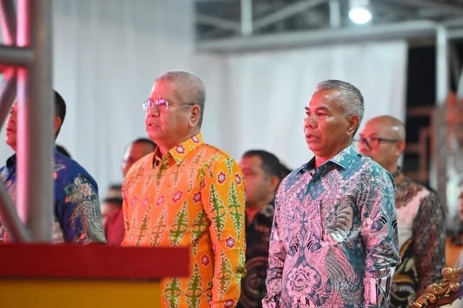HADIR DI KETAPANG: Penjabat Gubernur Kalbar, Harisson, didampingi Bupati Ketapang, Martin Rantan, saat menghadiri sekaligus menutup Festival Kreativitas Pemuda, Selasa (24/10) .