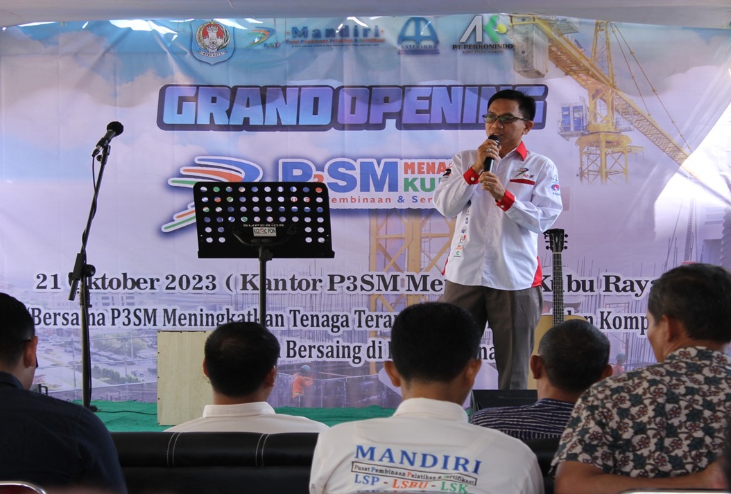 Ketua PS3M Kalbar Erwinsyah sedang memberikan kata sambutan.