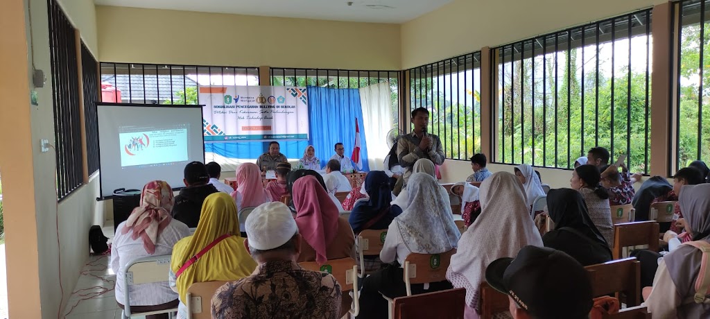 SOSIALISASI: Kegiatan sosialisasi kepada orang tua dan anak didik dalam melakukan pencegahan terjadinya bullying di sekolah, Rabu (8/11).