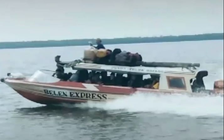 SPEEDBOAT : Speedboat Belen Express jurusan Teluk Batang-Dusun Besar, Kecamatan Pulau Maya.
