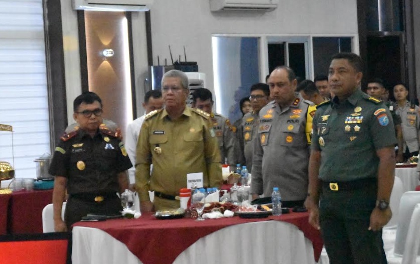 BERSAMA: Harisson bersama jajaran Forkopimda Kalbar mengikuti Rakor Lintas Sektoral Operasi Aman Cendekia Kapuas 2023,&nbsp; Selasa (21/11).&nbsp;
