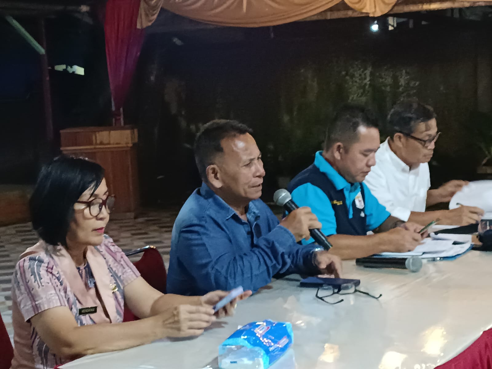 RAPAT: Lembaga Pembinaan dan Pengembangan Pesta Paduan Suara Gerejani (Pesparani) Katolik Daerah (LP3KD) saat menggelar rapat persiapan Musyawarah Daerah LP3KD Kabupaten Sintang.