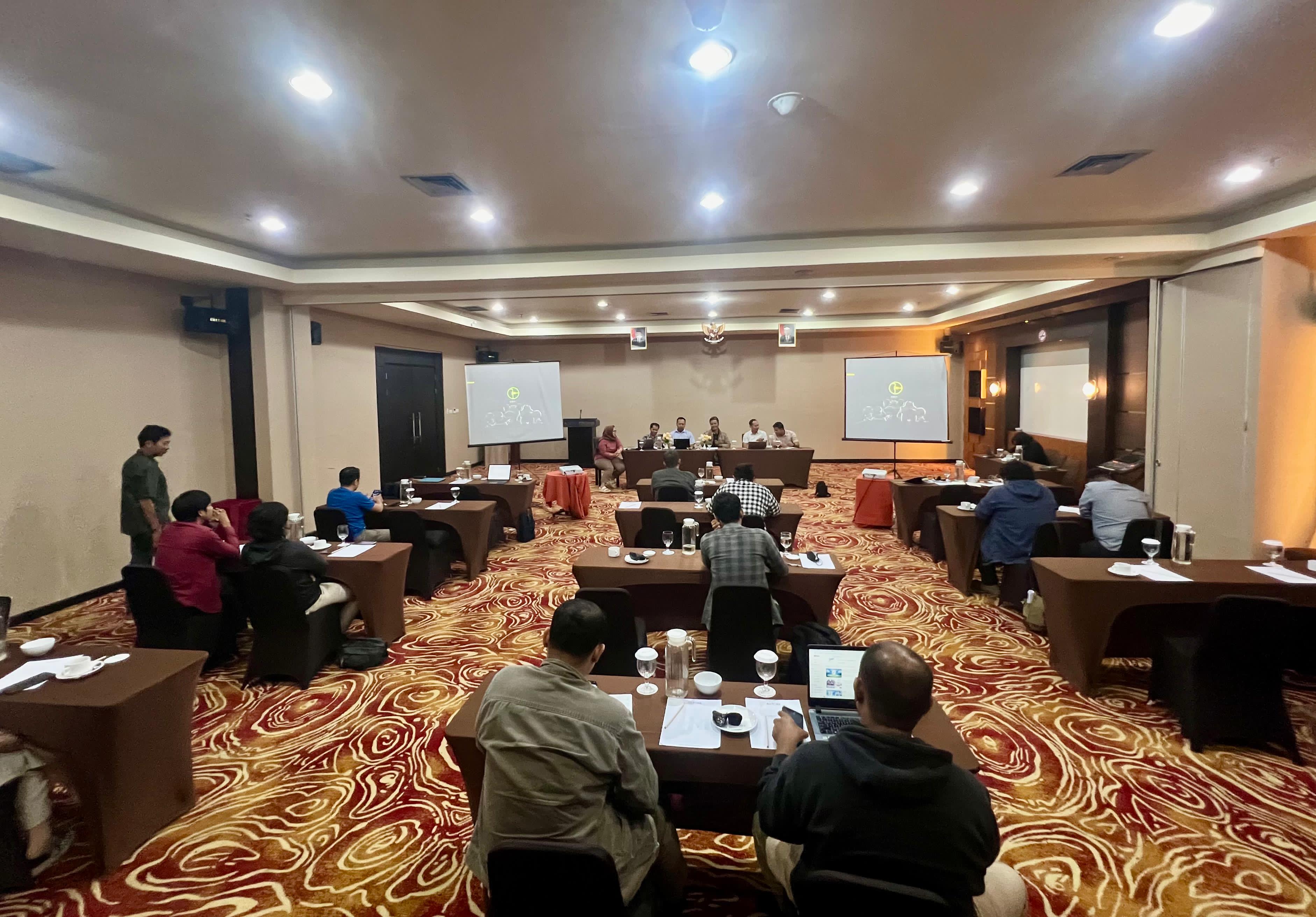 Satya Bumi menggelar diskusi dan peluncuran laporan bersama &ldquo;Ugal-ugalan Ekspansi Hutan Tanaman Industri di Kalimantan Barat&rdquo;.