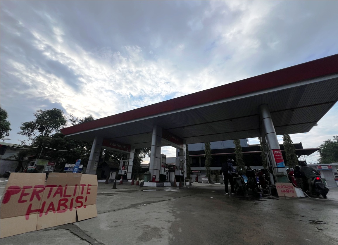 Stok pertalite di beberapa SPBU di Kota Pontianak kosong, salah satunya di SPBU di Jalan Ahmad Dahlan, Kamis (14/12). Kekosongan stok terjadi dari pagi hingga malam.