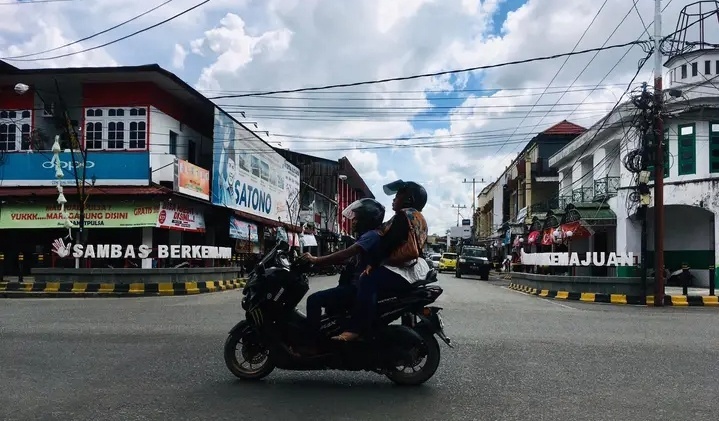 PENATAAN : Kondisi Pasar Sambas yang terlihat rapi usai mendapatkan program penataan dari Pemkab&nbsp; Sambas.