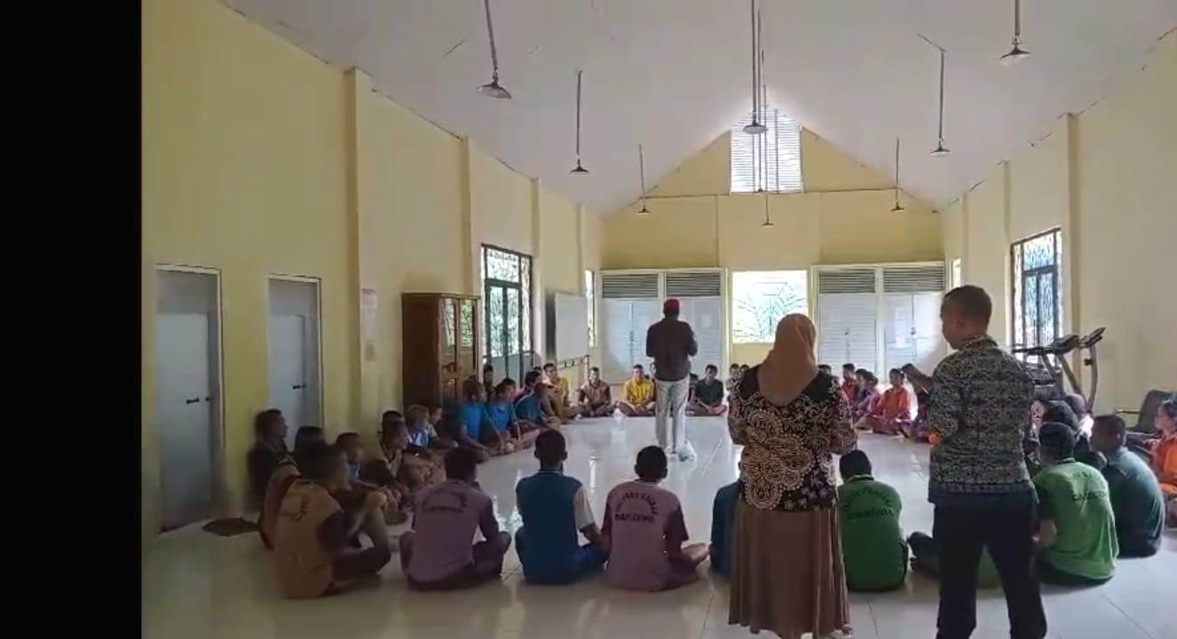 PELANGGARAN: Bawaslu Singkawang tangani kasus dugaan pelanggaran kampanye yang dilakukan di RSJ Provinsi Kalbar oleh seorang Caleg pada Kamis (30/11).