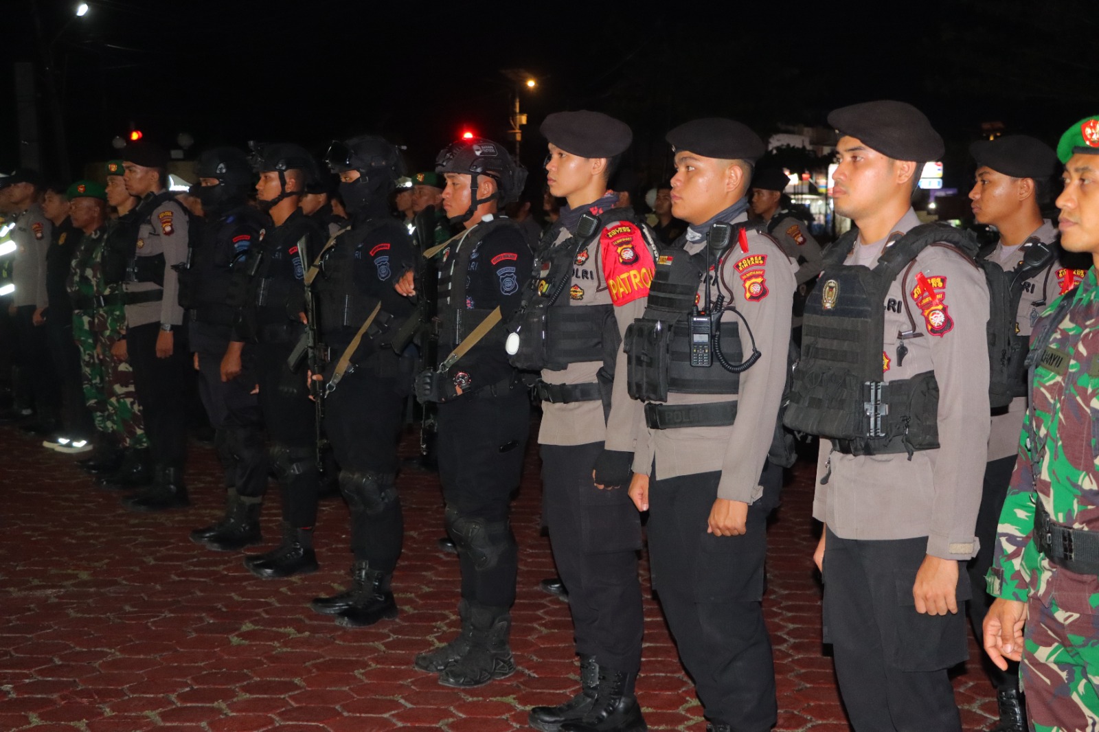 PATROLI: Polres Sintang menggelar patroli skala besar dalam mengamankan Natal dan Tahun Baru.