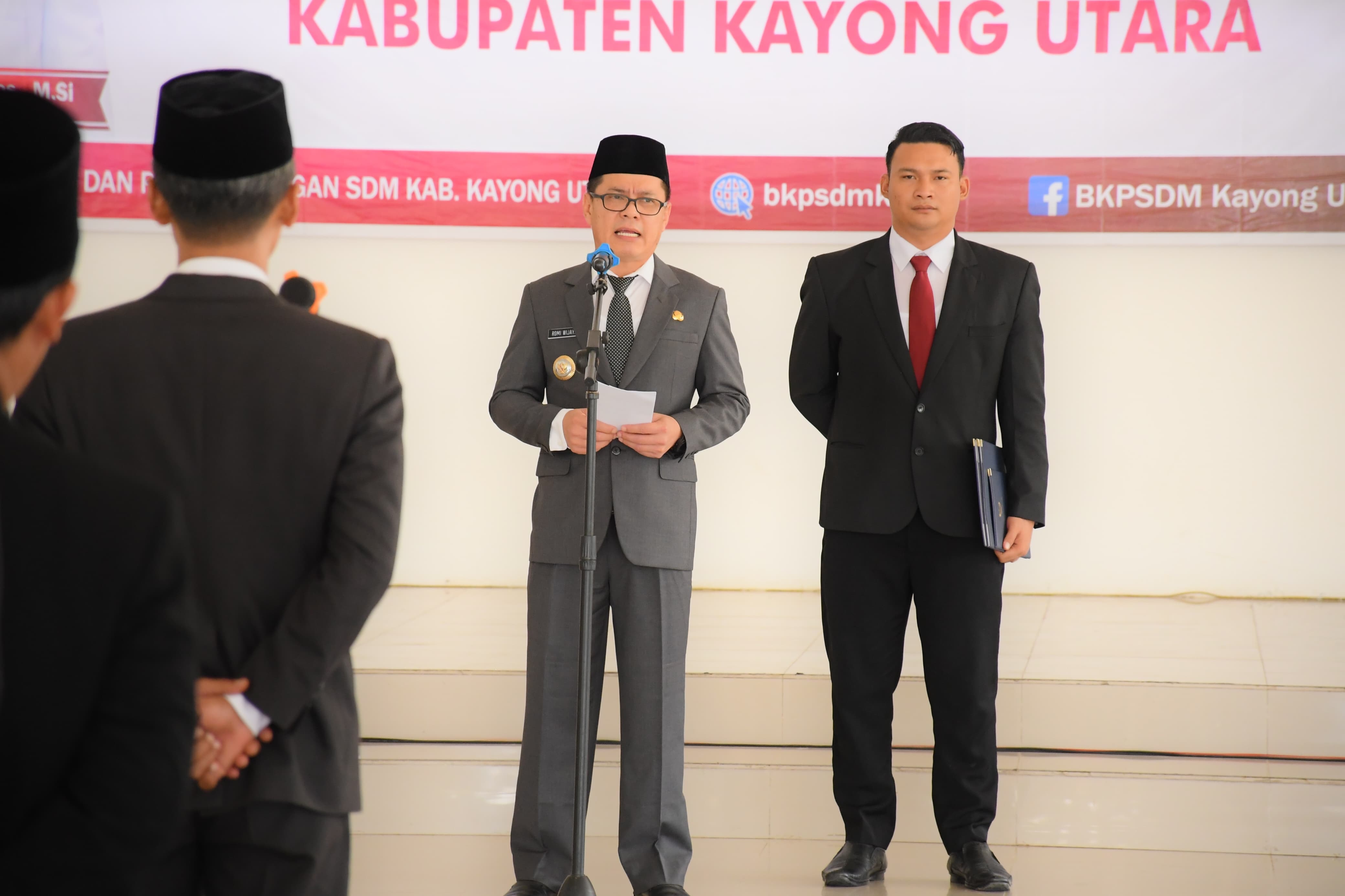 Pj Bupati Kayong Utara, Romi Wijaya  &nbsp;