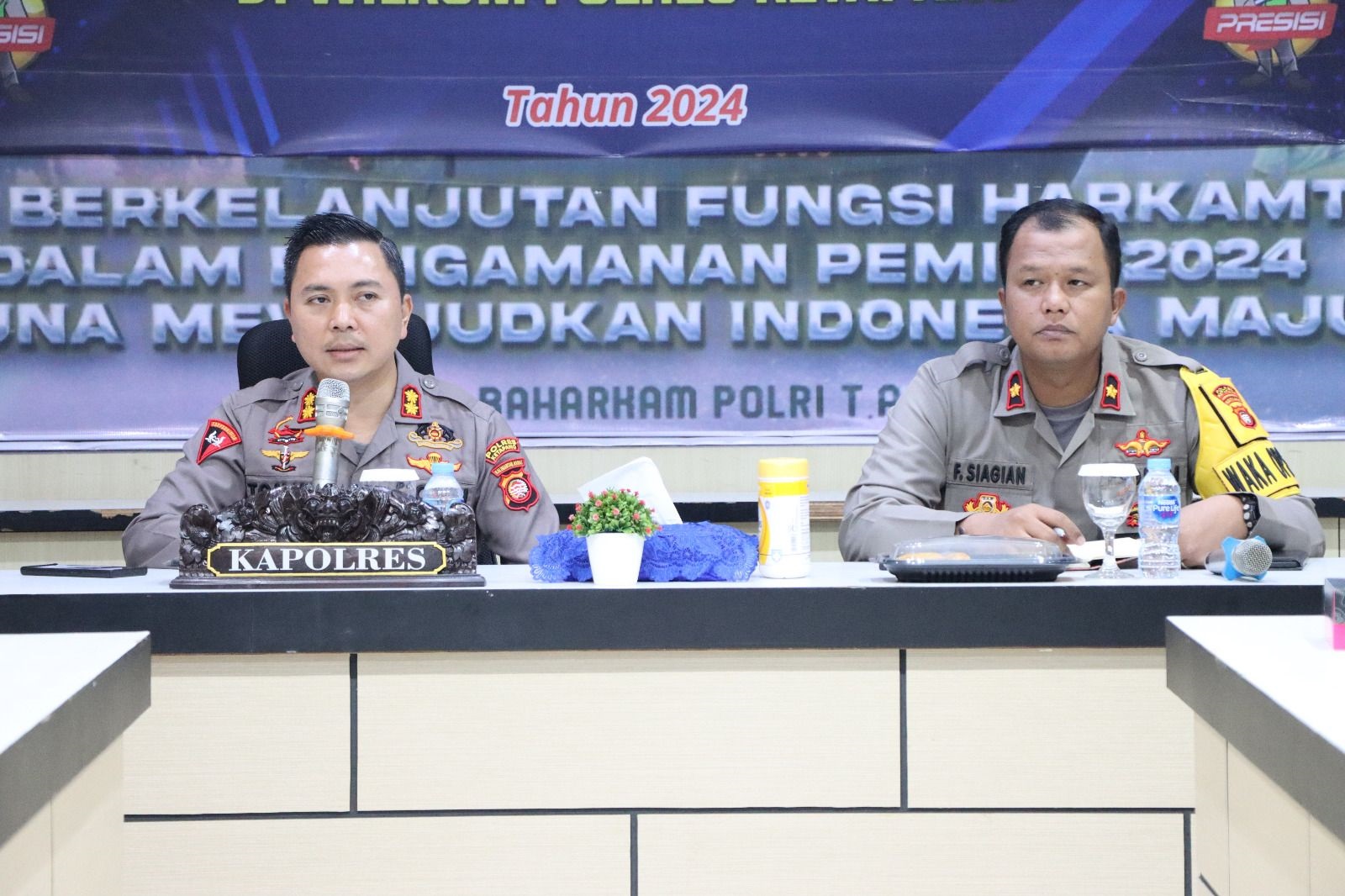 SOSIALISASI : Kapolres Ketapang, AKBP Tommy Ferdian, memimpin sosialisasi larangan penggunaan knalpot brong, Jumat (12/1).