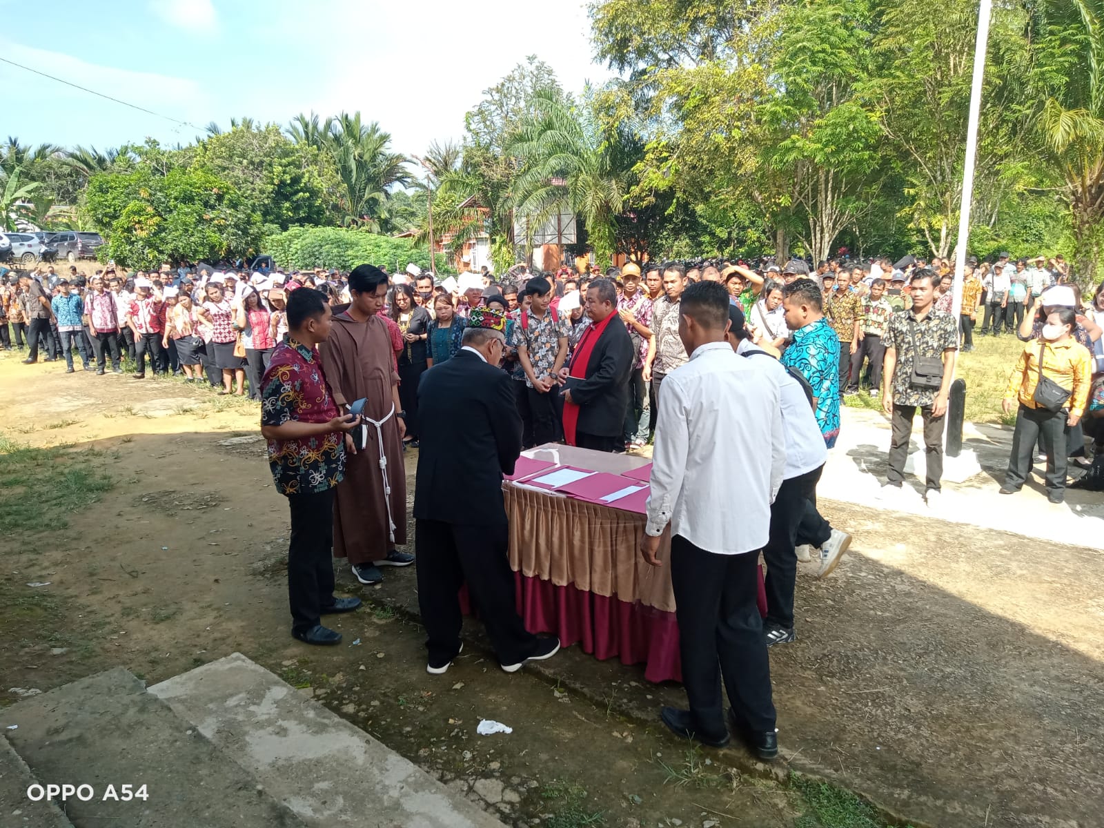 Pelantikan anggota KPPS di Kabupaten Landak, Kamis (25/1).
