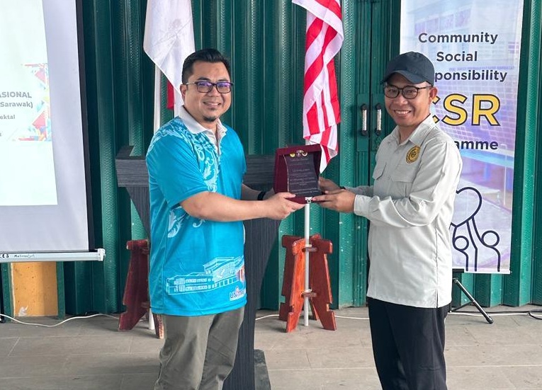 KERJA SAMA: Itekes Muhammadiyah Kalbar bekerja sama dengan Unimas Sarawak menggelar kegiatan Pengabdian Kepada Masyarakat di Jl Ranjung Raya II, Pontianak, Sabtu (27/1).