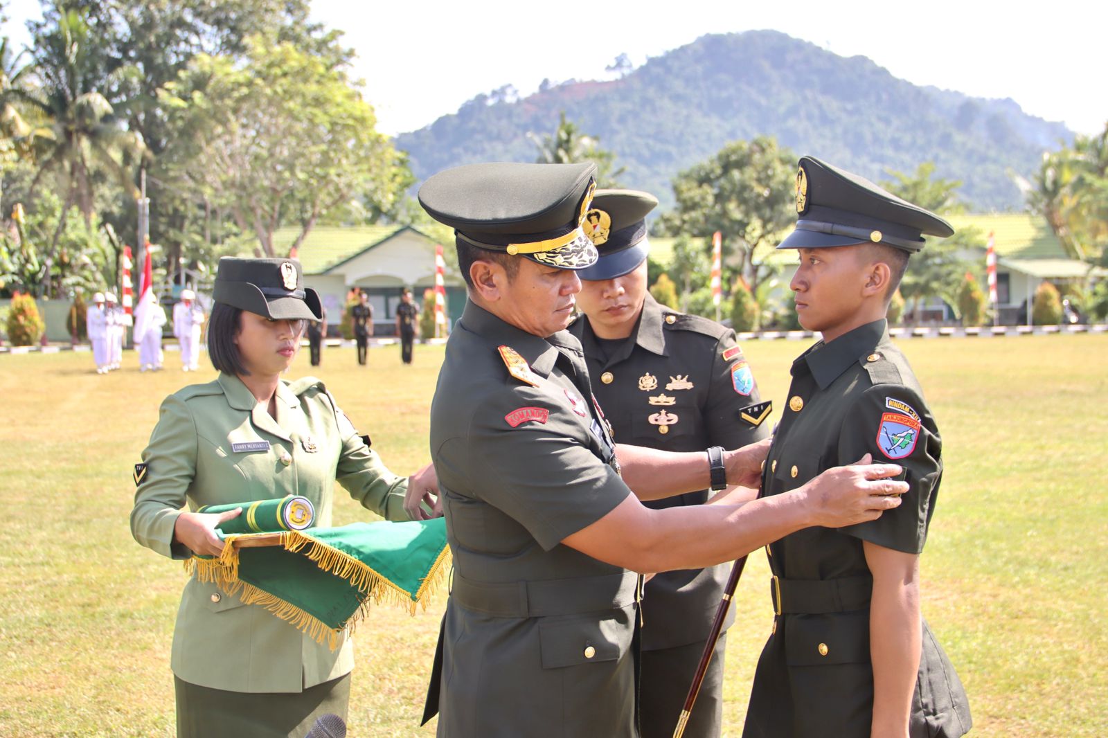 LANTIK : 49 Prajurit Bintara TNI AD resmi dilantik dalam upacara Penutupan Pendidikan Bintara TNI AD TA 2023. Pelantikan dan penutupan Dikmaba dipimpin langsung Pangdam XII/Tanjungpura.