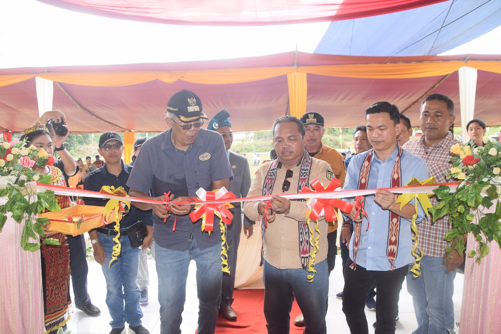 RESMIKAN : Pemerintah Kabupaten Sintang meresmikan Rumah Sakit Umum Daerah (RSUD) Dara Nimpai, Kecamatan Serawai, Kabupaten Sintang.