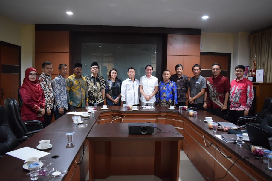 DPRD perjuangkan hukum bagi warga terutama tidak mampu.
