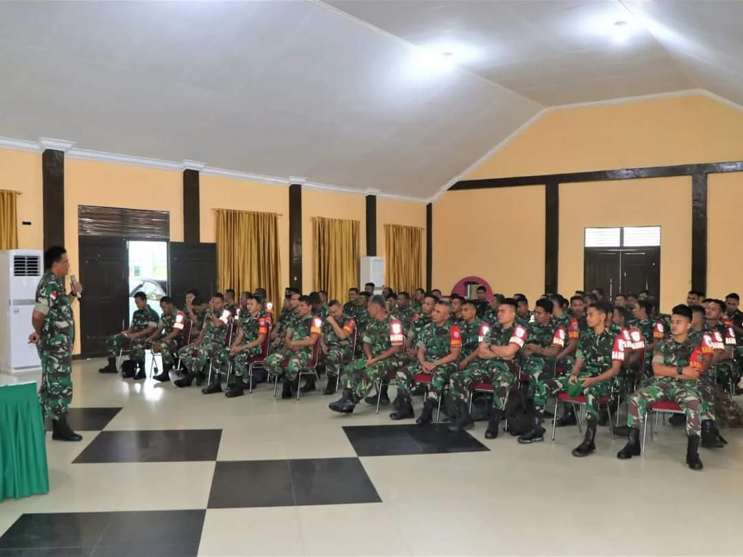 PEMBINAAN : Kodim 1205/Sintang menggelar Pembinaan Netralitas TNI dalam Pemilu dan Pilkada tahun 2024, di Aula Kodim 1205/Sintang