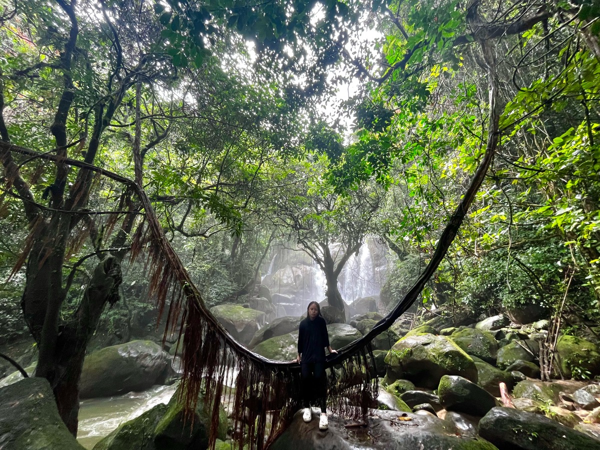 Pemandangan seperti di Jurrasic Park saat tiba di Air Terjun Susung di Bengoh Dam, Sarawak.