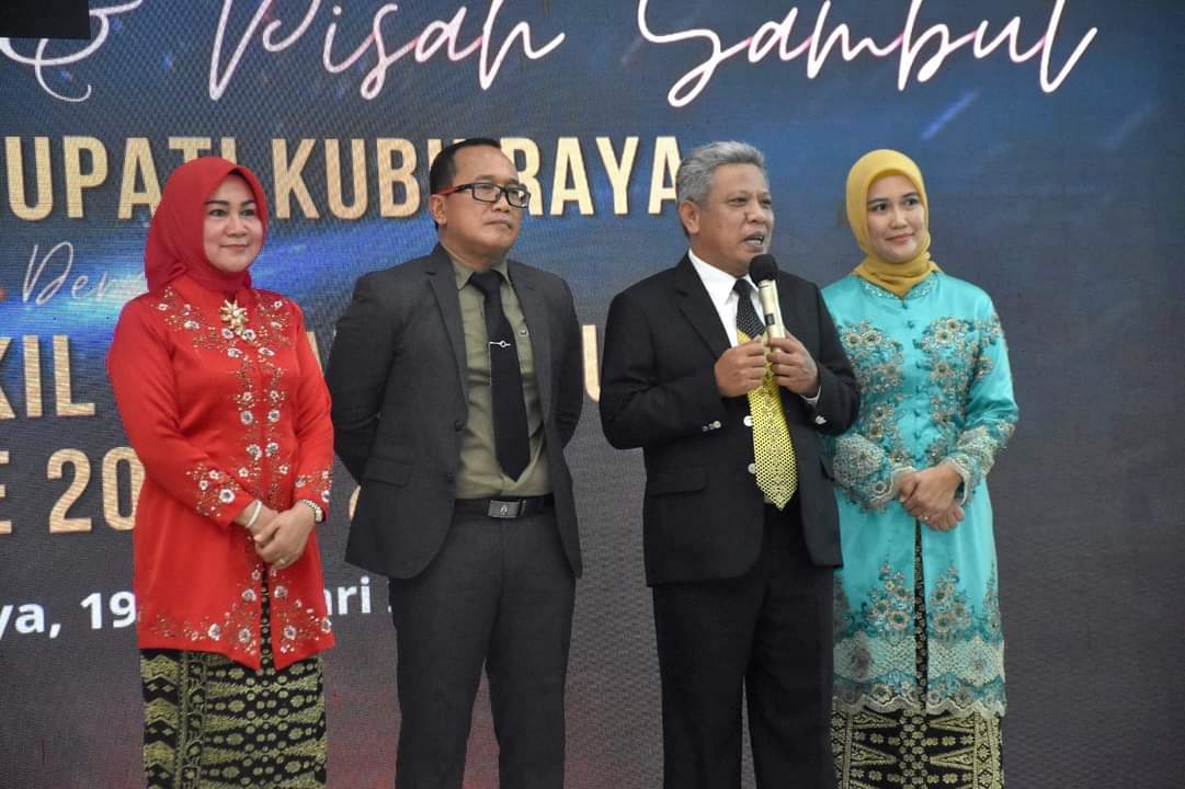 HADIR: Muda Mahendrawan dan Sujiwo saat menghadiri  pisah sambut dan ramah tamah  Kepala Daerah Kubu Raya di Aula Praja Utama, Kantor Bupati Kubu Raya, Senin (19/2).