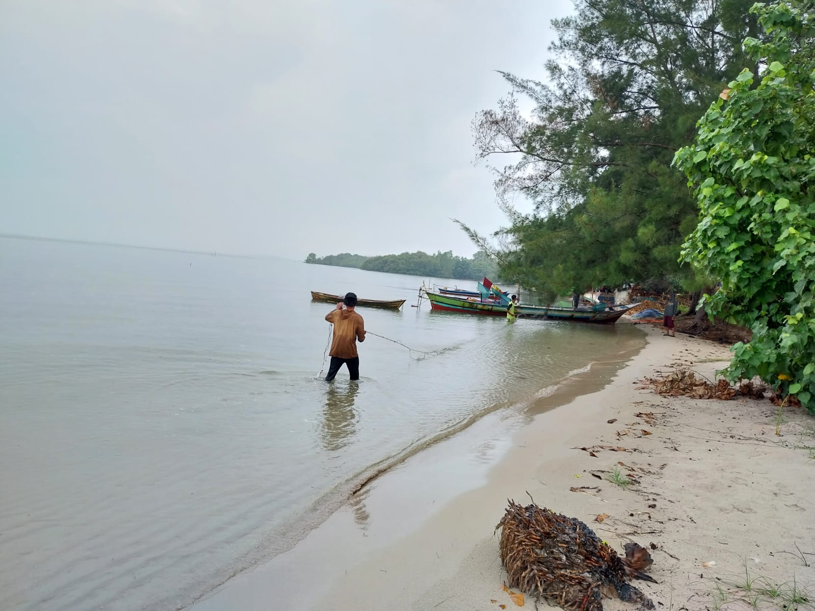Aktivitas Nelayan di Pulau Gelam/ SITI SULBIYAH