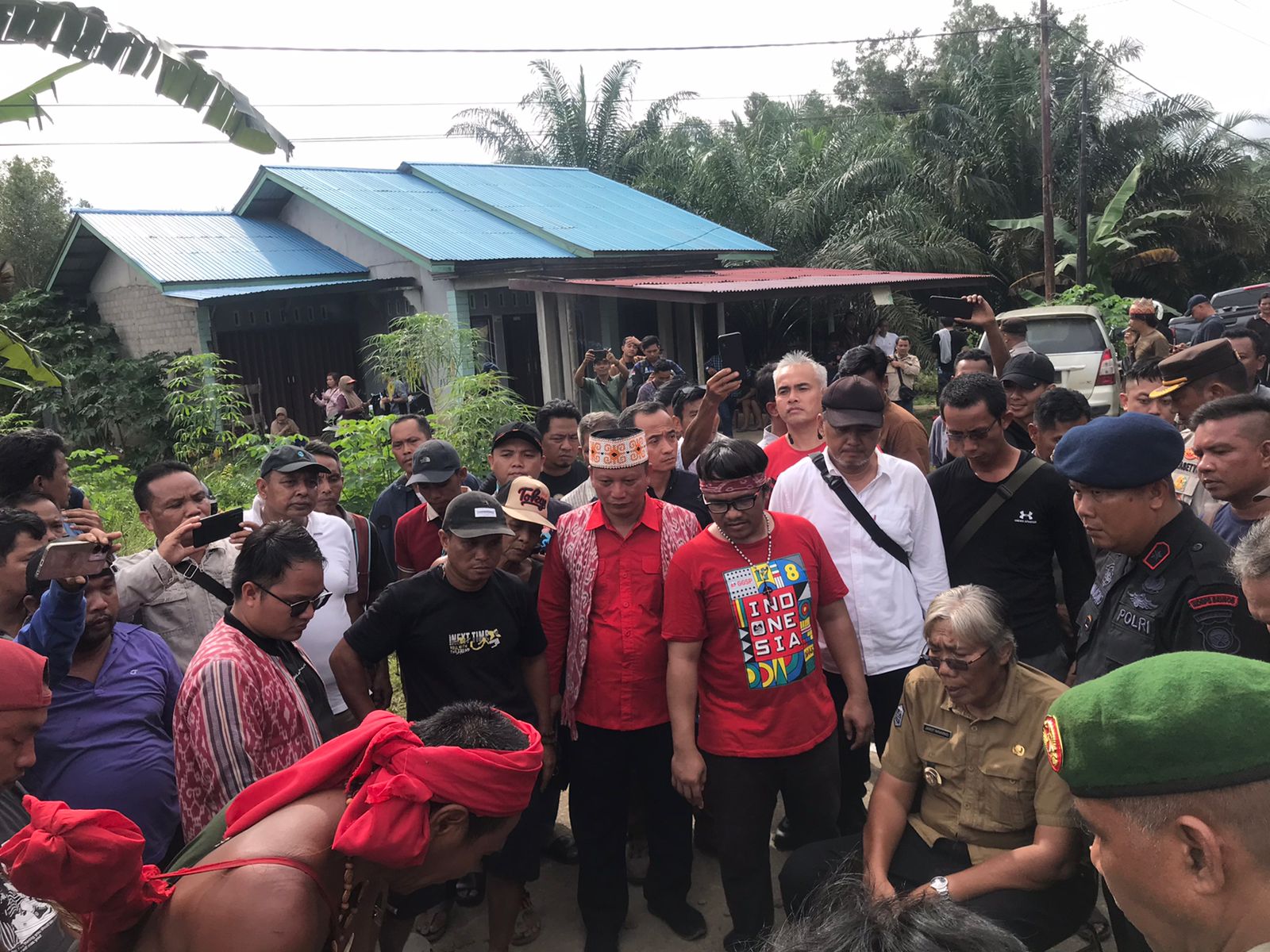 Aliansi masyarakat melakukan aksi untuk menolak kedatangan Ustaz Abdul Somad atau yang kerap disapa UAS di Kabupaten Sintang.