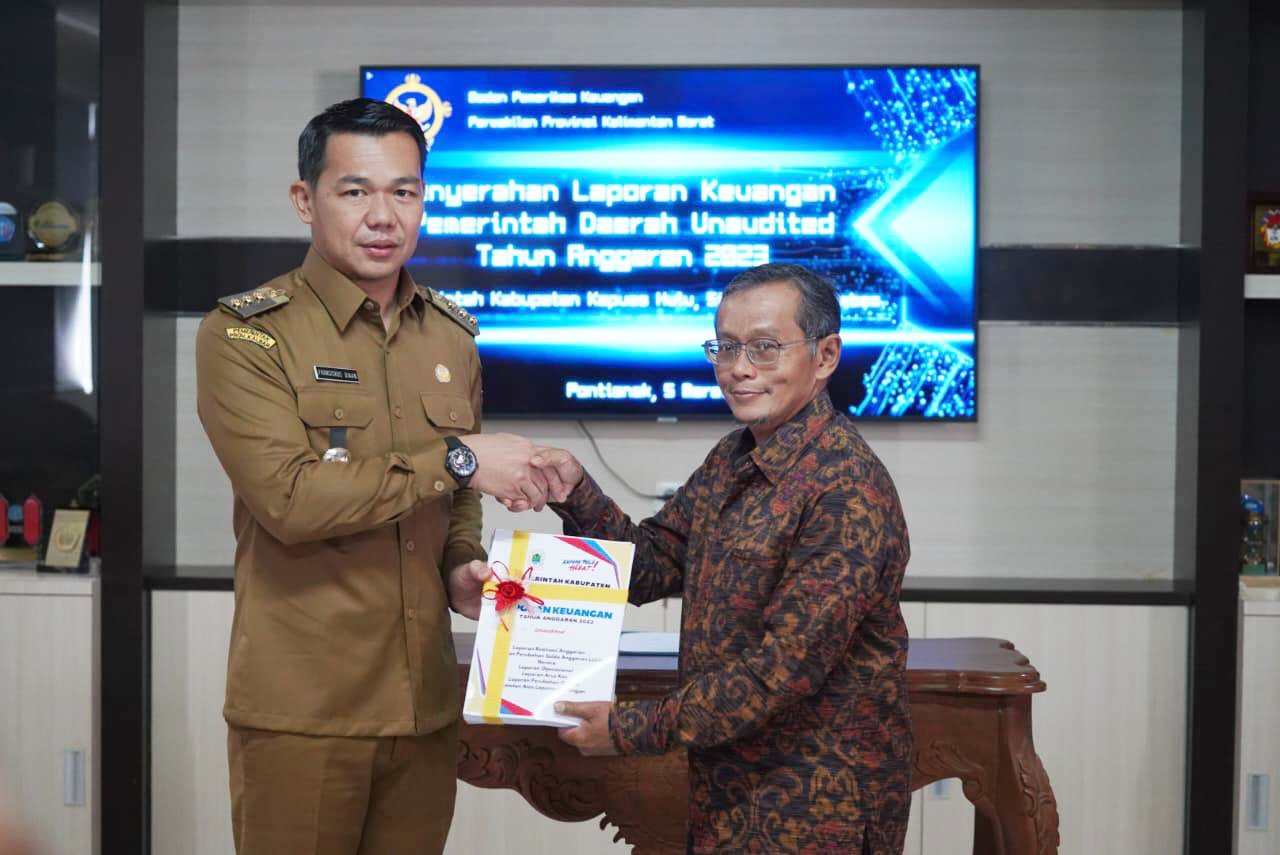 LAPORAN: Pemerintah Kabupaten Kapuas Hulu menyerahkan Laporan Keuangan Pemerintah Daerah (LKPD) Unaudited Tahun Anggaran 2023 kepada Badan Pemeriksa Keuangan (BPK) Perwakilan Kalbar.