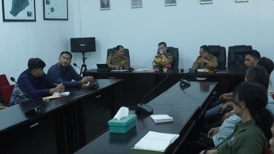 SOSIALISASI PERBUP: Sosialisasi Peraturan Bupati Kayong Utara Nomor 36 Tahun 2023 dan Program Prioritas, serta TJSLP Kabupaten Kayong Utara yang dipimpin Pj. Bupati Kayong Utara Romi Wijaya.