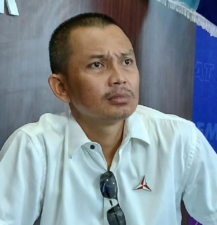 PENDAFTARAN: Andi Aswad saat menyampaikan keterangan pers pembukaan pendaftaran calon kepala daerah.