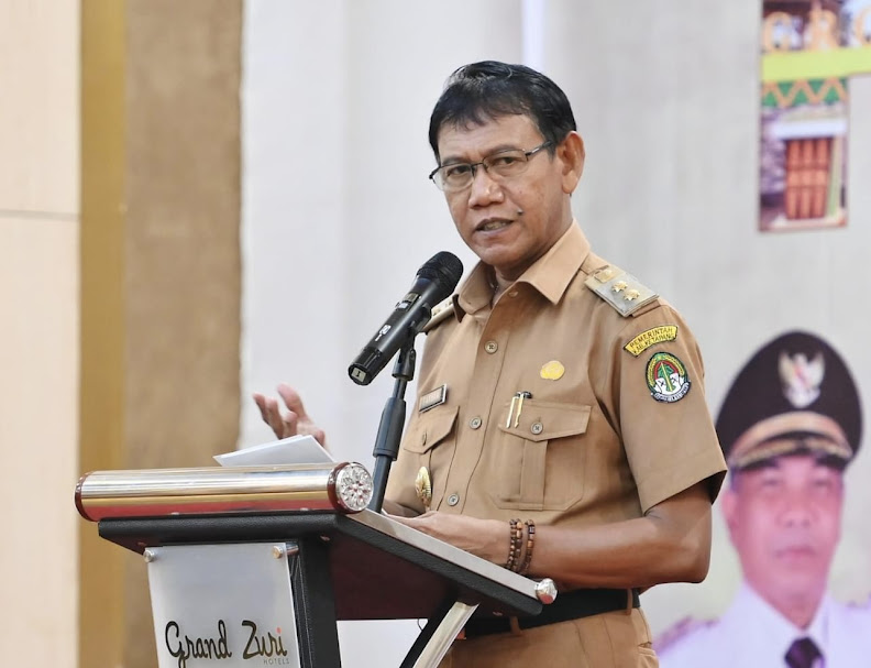 BERIKAN ARAHAN: Wakil Bupati Ketapang, Farhan, memberikan arahan saat membuka Musyawarah Rencana Pembangunan Rencana Kerja Perangkat Daerah 2025, Selasa (26/3).
