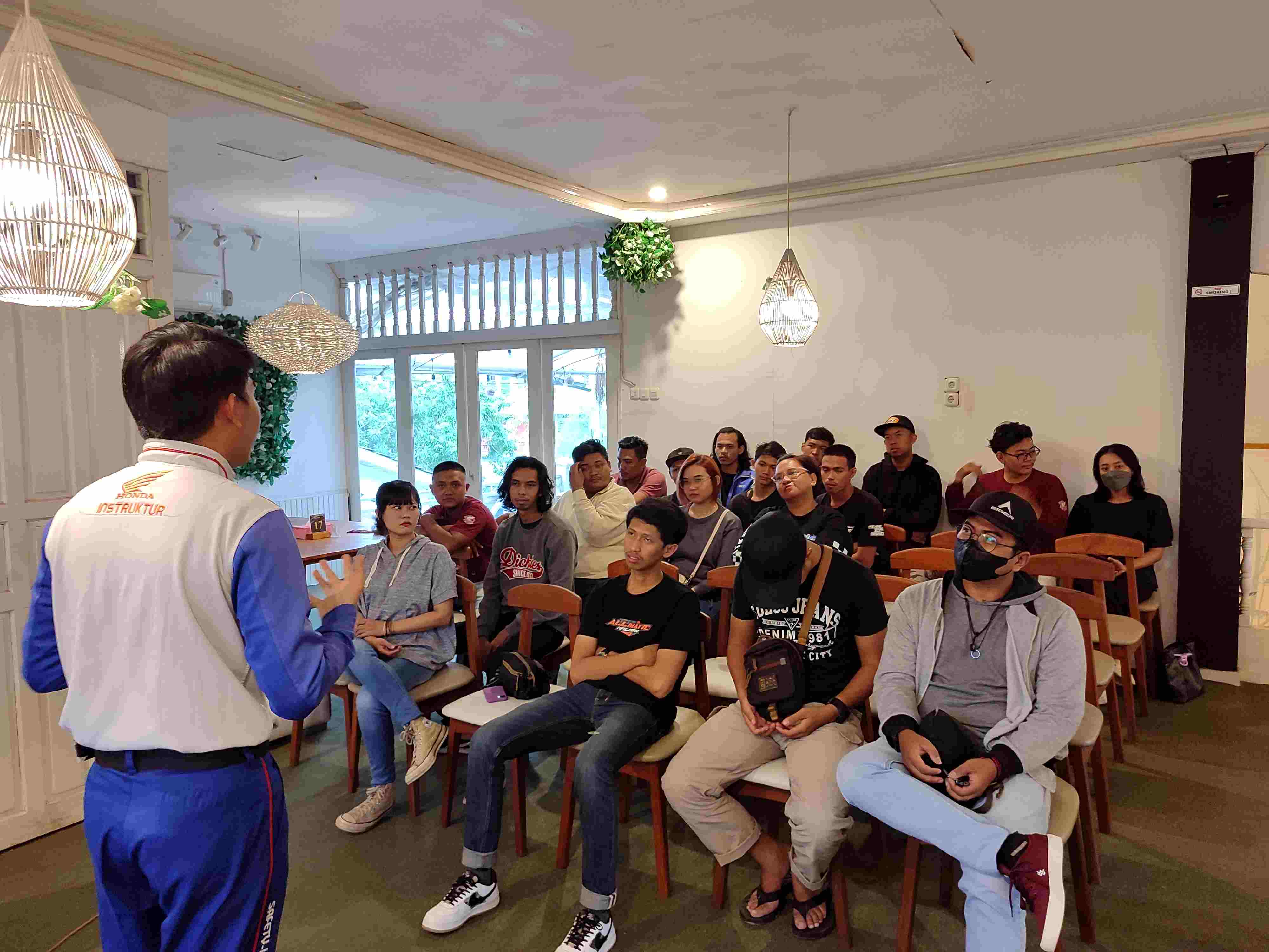 Acara #Cari_aman Edukasi Safety Riding yang diadakan pada Maret 2024.