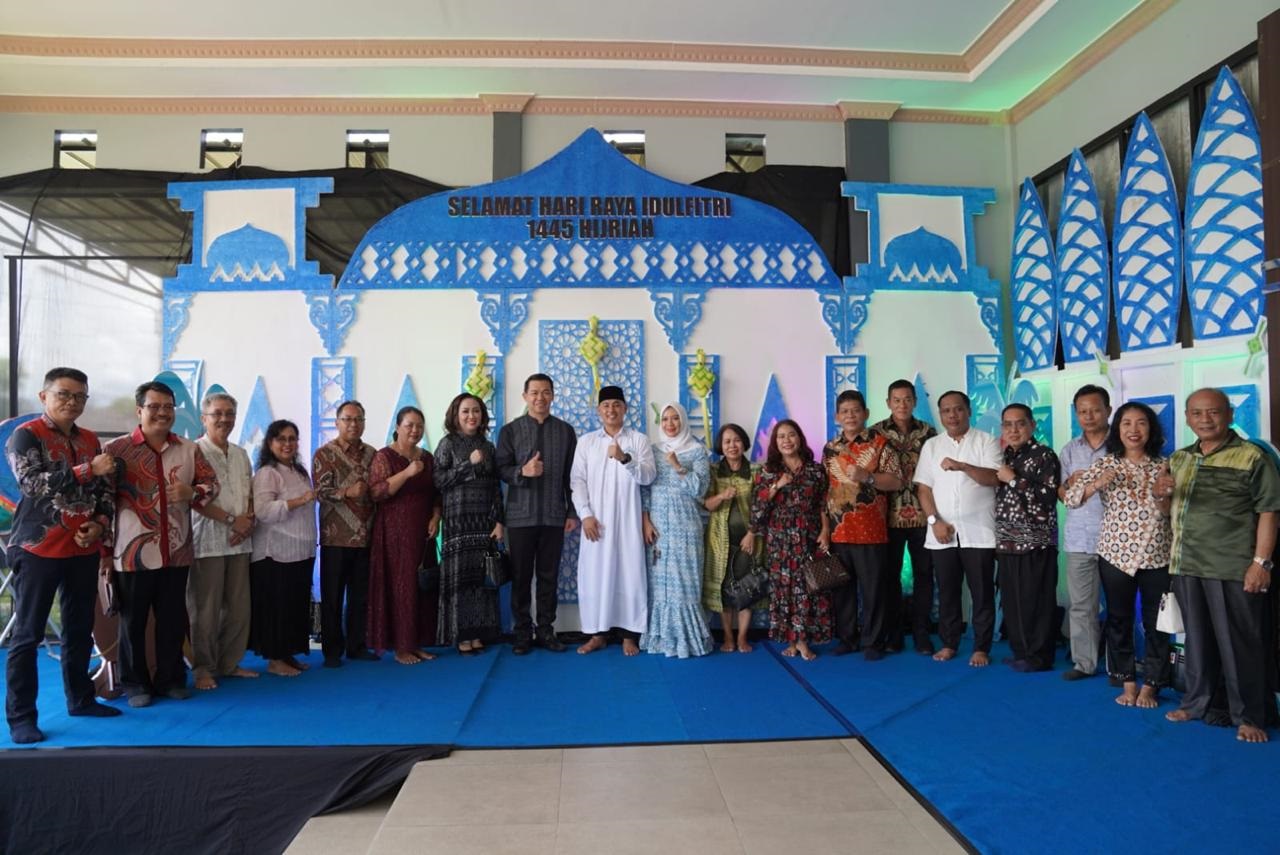 JALIN KEAkrabAN: Open House yang digelar Wakil Bupati Kapuas Hulu di rumah dinasnya.