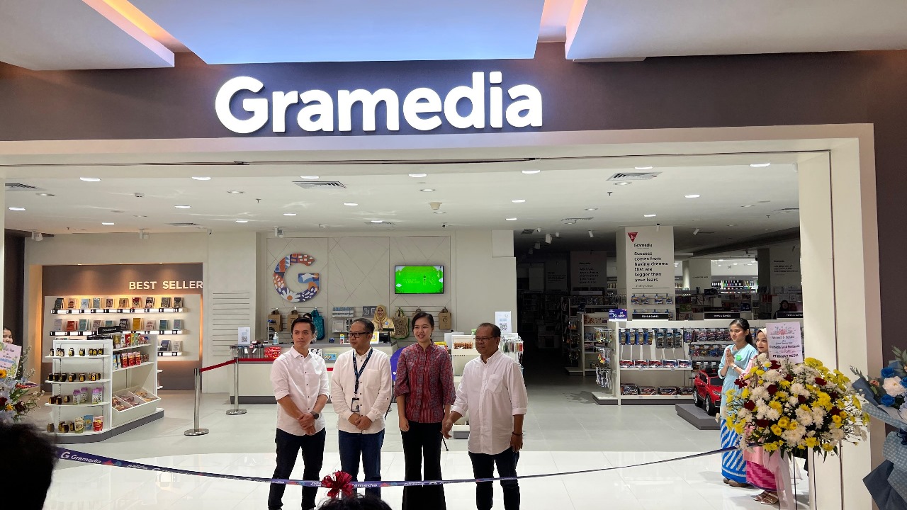 PEMBUKAAN : Peluncuran secara resmi Gramedia Pontianak di Gaia Bumi Raya City.