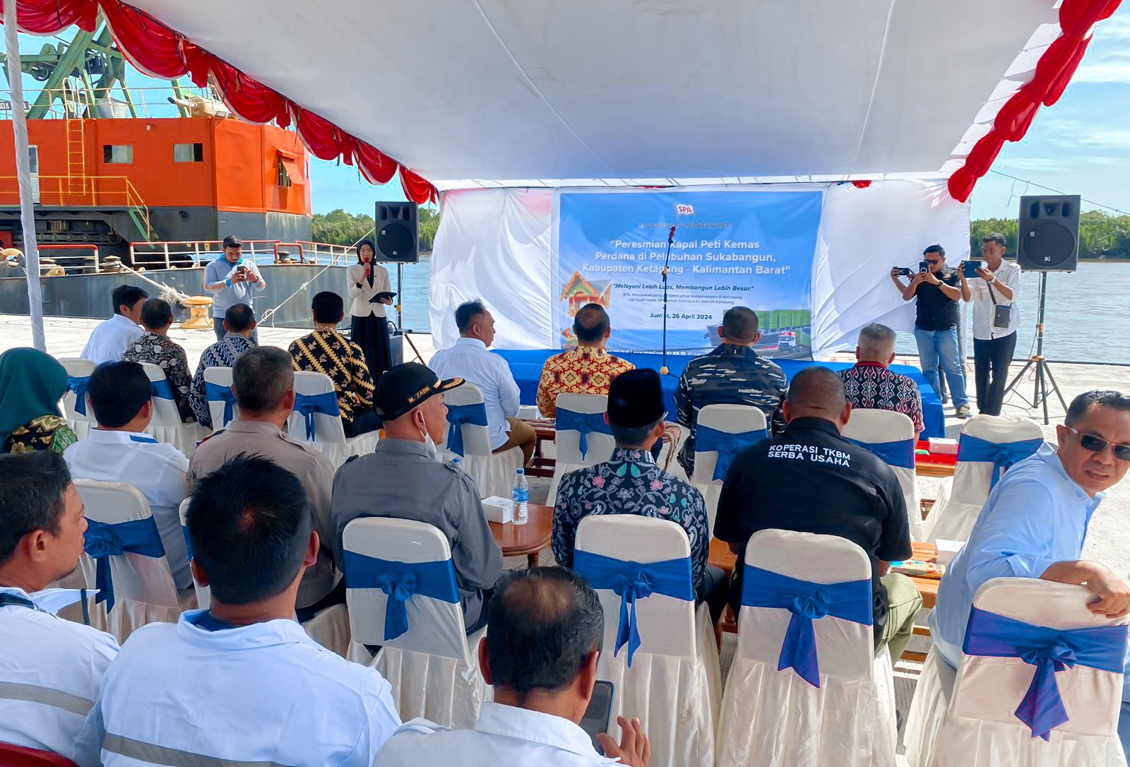 Peresmian Kapal Peti Kemas PT SPIL di Pelabuhan Sukabangun Ketapang.