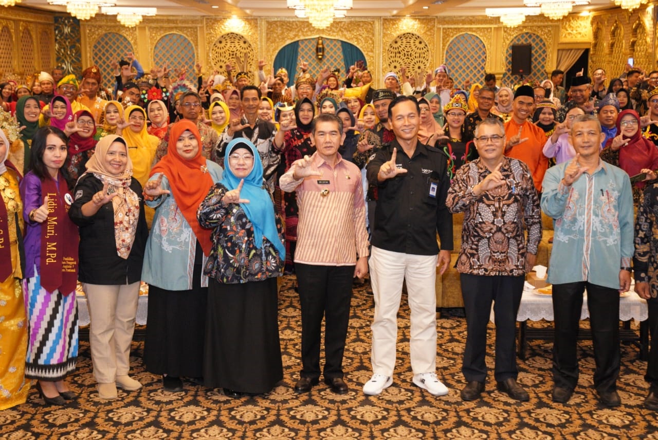 Foto bersama peserta Lokakarya 7 Pendidikan Guru Penggerak Angkatan 9 Kota Pontianak.