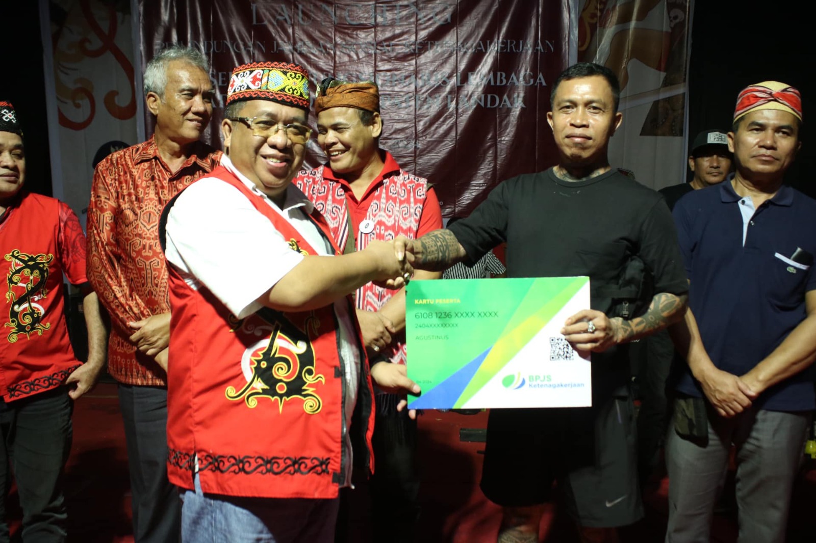 PROGRAM PERLINDUNGAN: Peluncuran program pelindungan BPJS Ketenagakerjaan bagi pengurus fungsional lembaga adat Dayak di Kabupaten Landak pada Jumat (26/4).