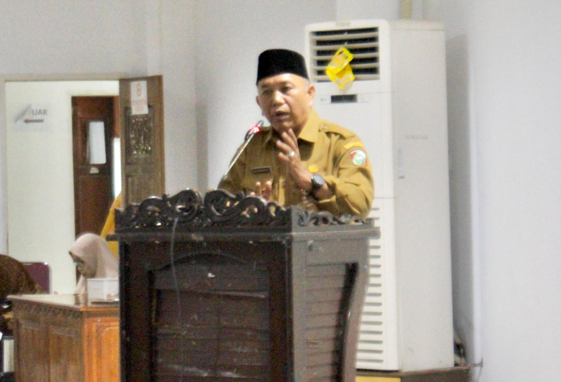 PILKADA: Pejabat Sekda Pemkab Mempawah, Juli Suryadi Burdadi mengajak seluruh elemen di Kabupaten Mempawah menyukseskan perhelatan pilkada.