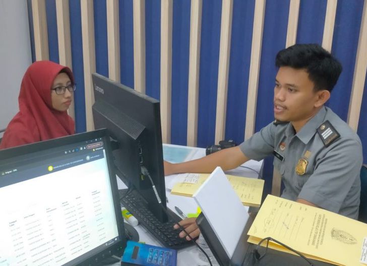 E-PASPOR : Kantor Imigrasi Kelas II TPI Singkawang telah memberlakukan penerbitan E-paspor kepada pemohon.