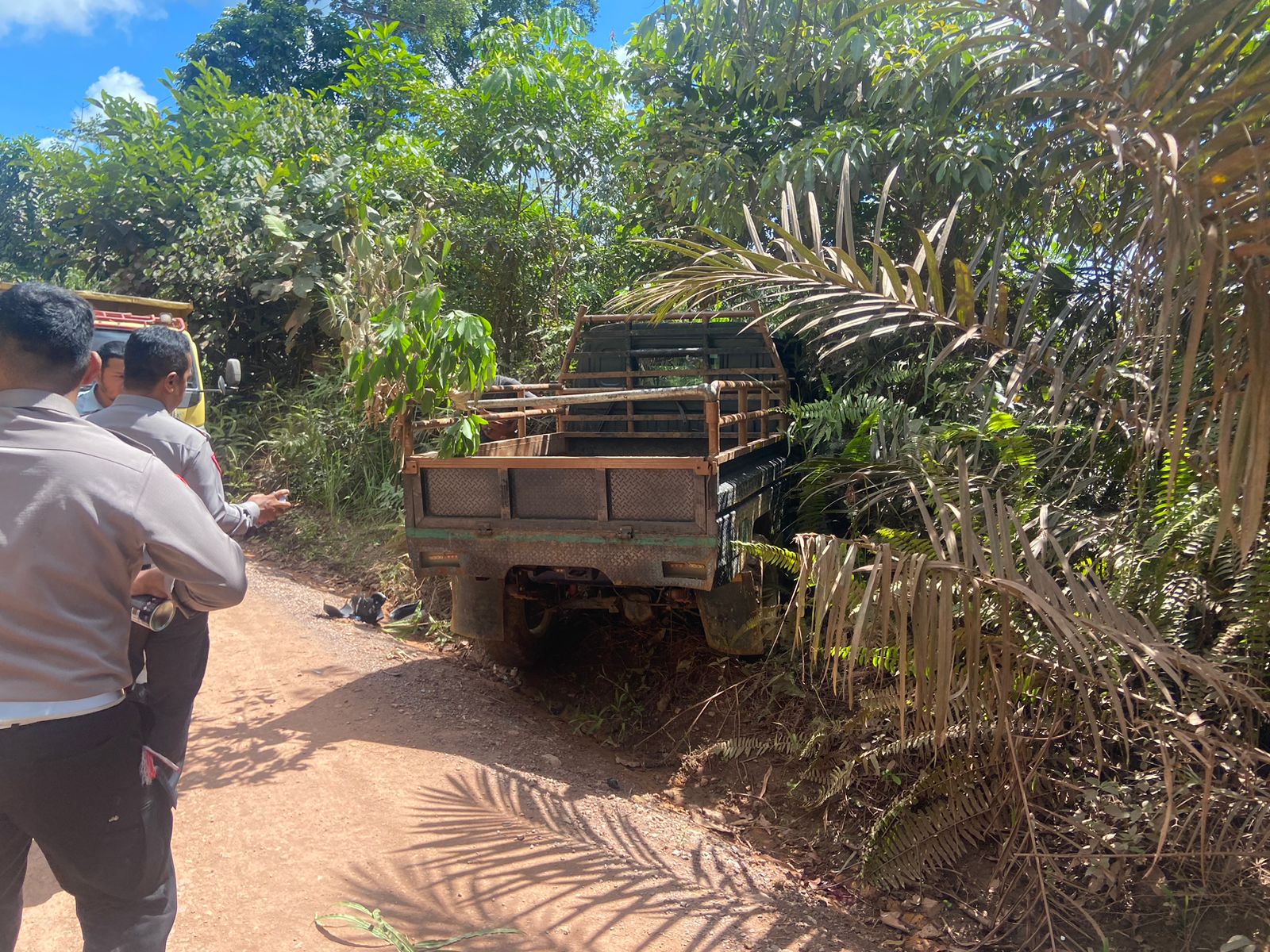 LAKA LANTAS : Kecelakaan lalu lintas terjadi di Jalan Raya Dusun Tebelian Mangkang, Desa Tinting Boyok, Kecamatan Sekadau Hulu.