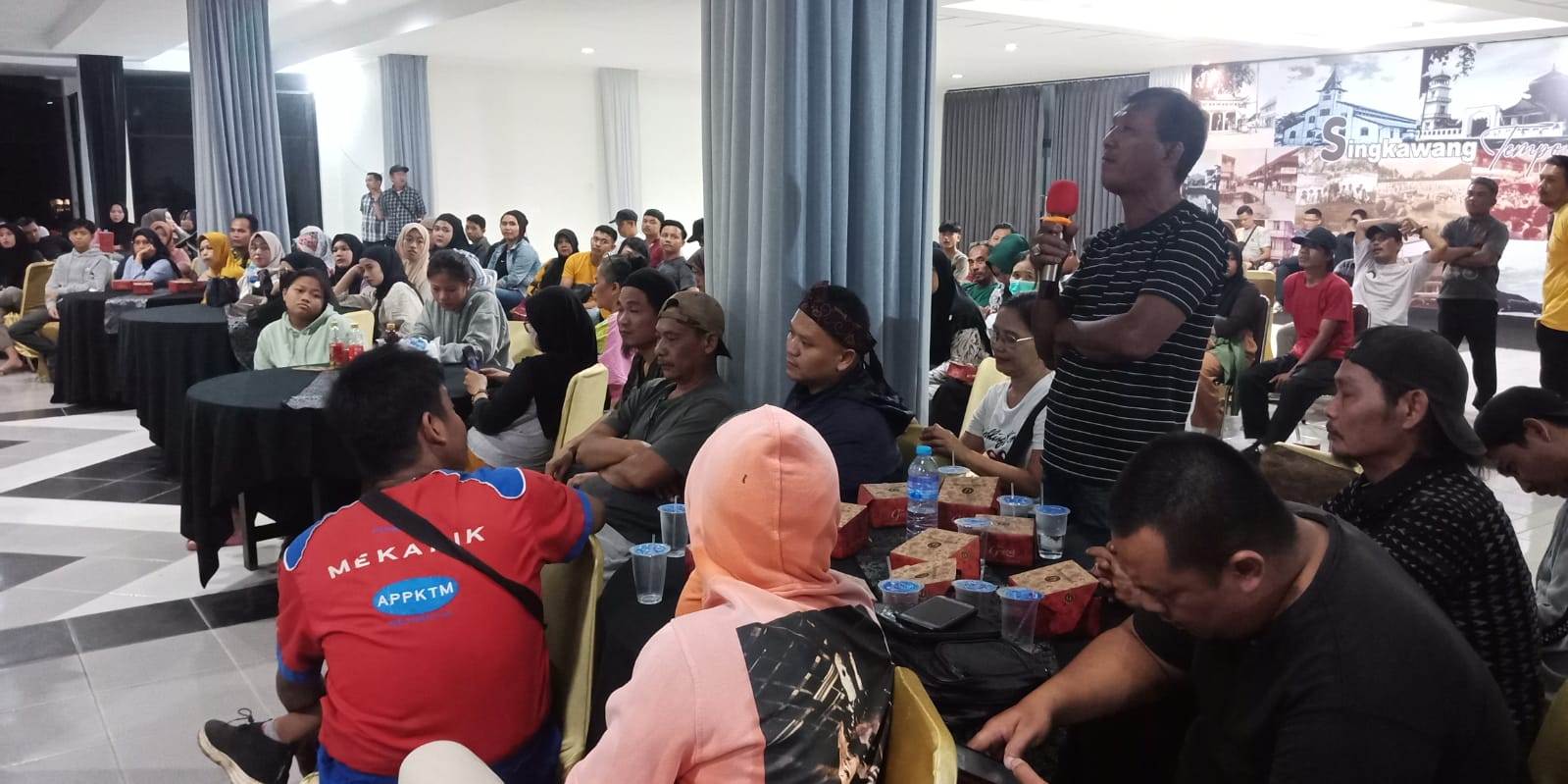 MUSYAWARAH: Suasana sosialisasi Pemkot Singkawang, Forkopimda Singkawang bersama sejumlah pelaku usaha yang terdampak pembangunan kawasan Cagar Budaya Tahap II tahun 2024.