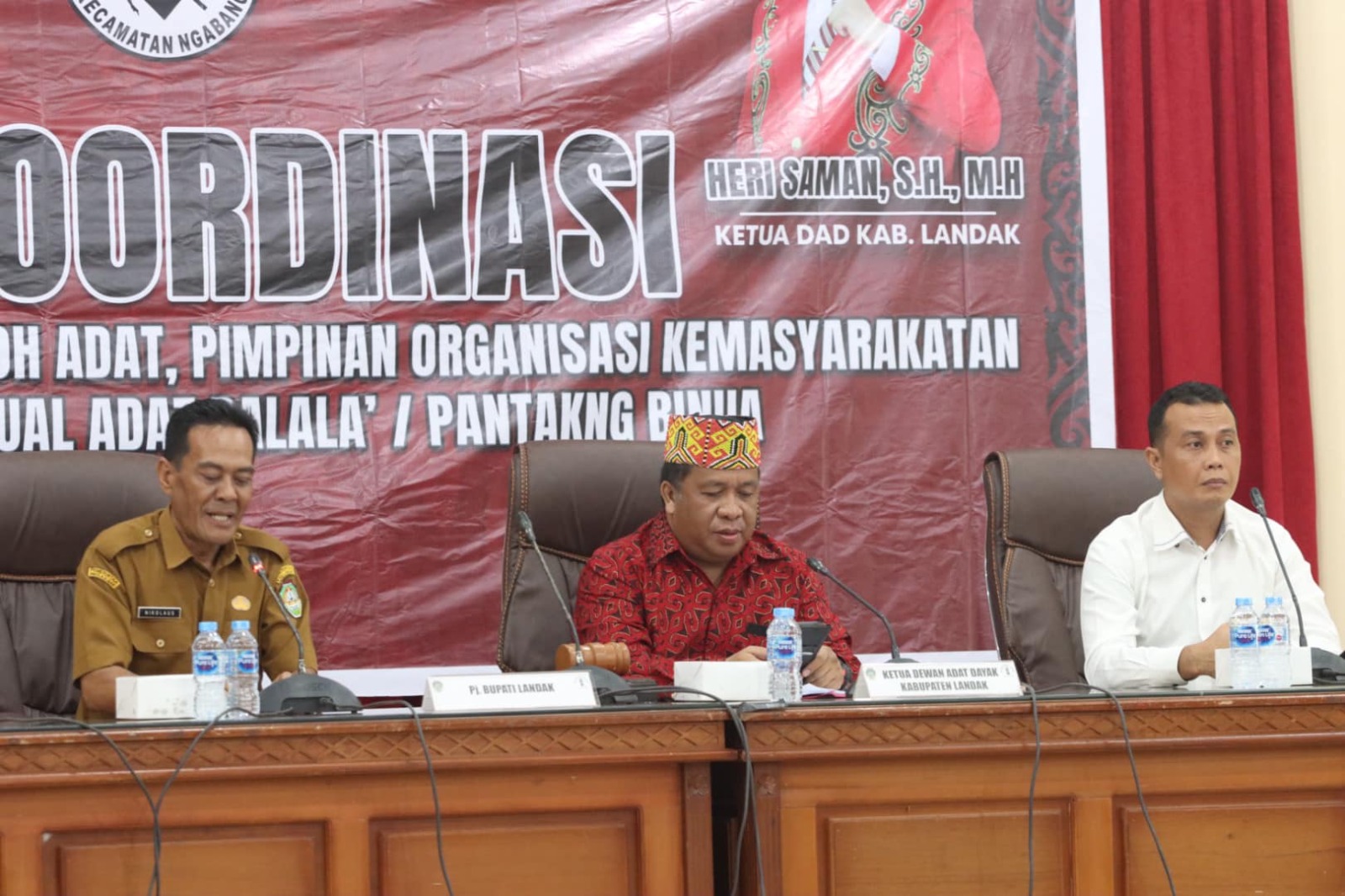 PERSIAPAN: Rakor persiapan Balala&rsquo; atau Pantakng Nagari di ruang sidang kantor DPRD Landak pada Senin (13/5).