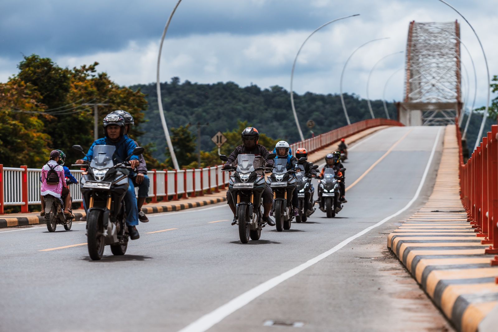 Touring Astra Motor Kalbar.