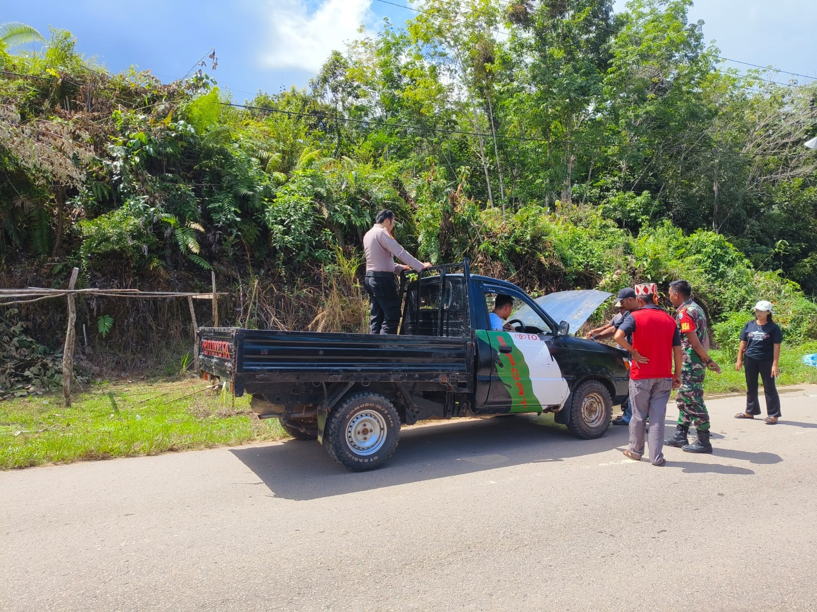 PATROLI: Patroli gabungan saat Balala&rsquo; Pantakng di wilayah Kecamatan Menyuke dan Banyuke Hulu, Sabtu (25/5).