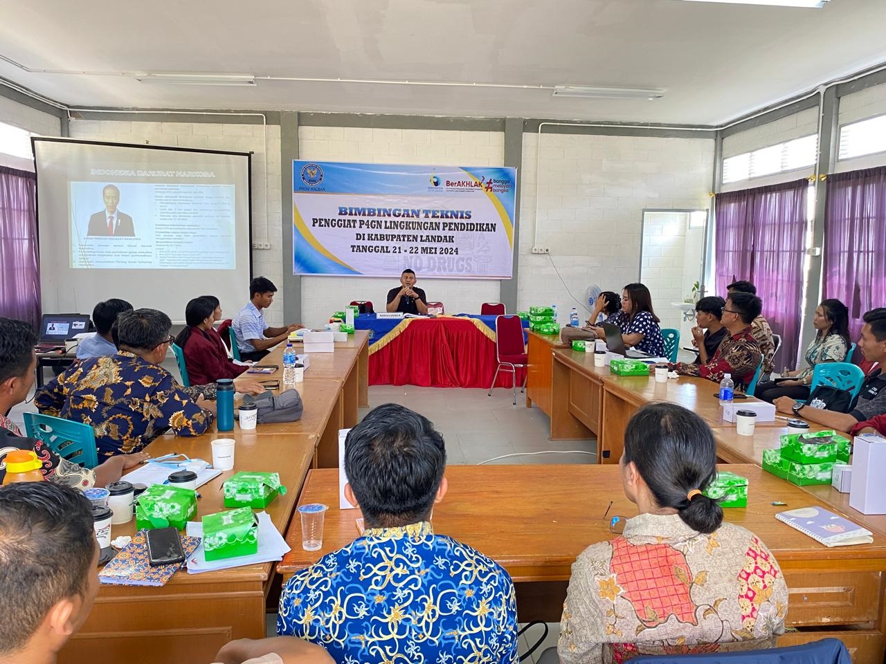BIMTEK: Bimbingan Teknis (Bimtek) penggiat pencegahan, pemberantasan, penyalahgunaan, dan peredaran gelap narkoba (P4GN) di Universitas Katolik Santo Agustinus Hippo, Kecamatan Ngabang.