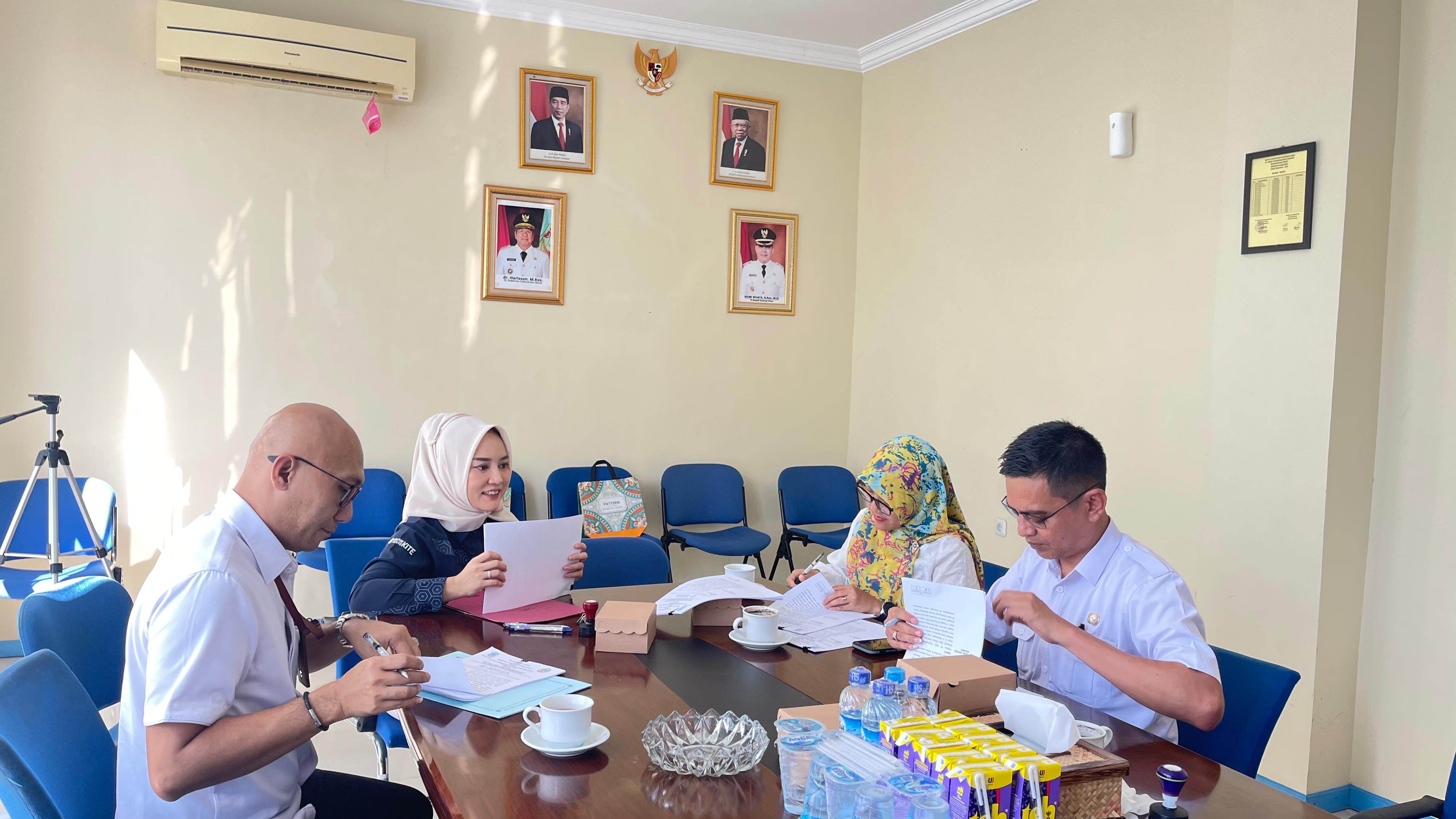 PERJANJIAN : Kerja sama penggunaan kartu kredit Pemerintah Daerah pada Pemerintah Kabupaten Kayong Utara dan Implementasi transaksi non tunai.
