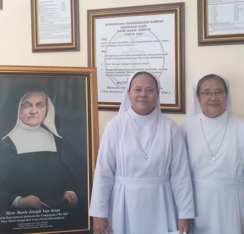 Sr. Yudith KFS dan Sr. Jeanne Marie KFS.saat menceritakan perjalanan KFS
