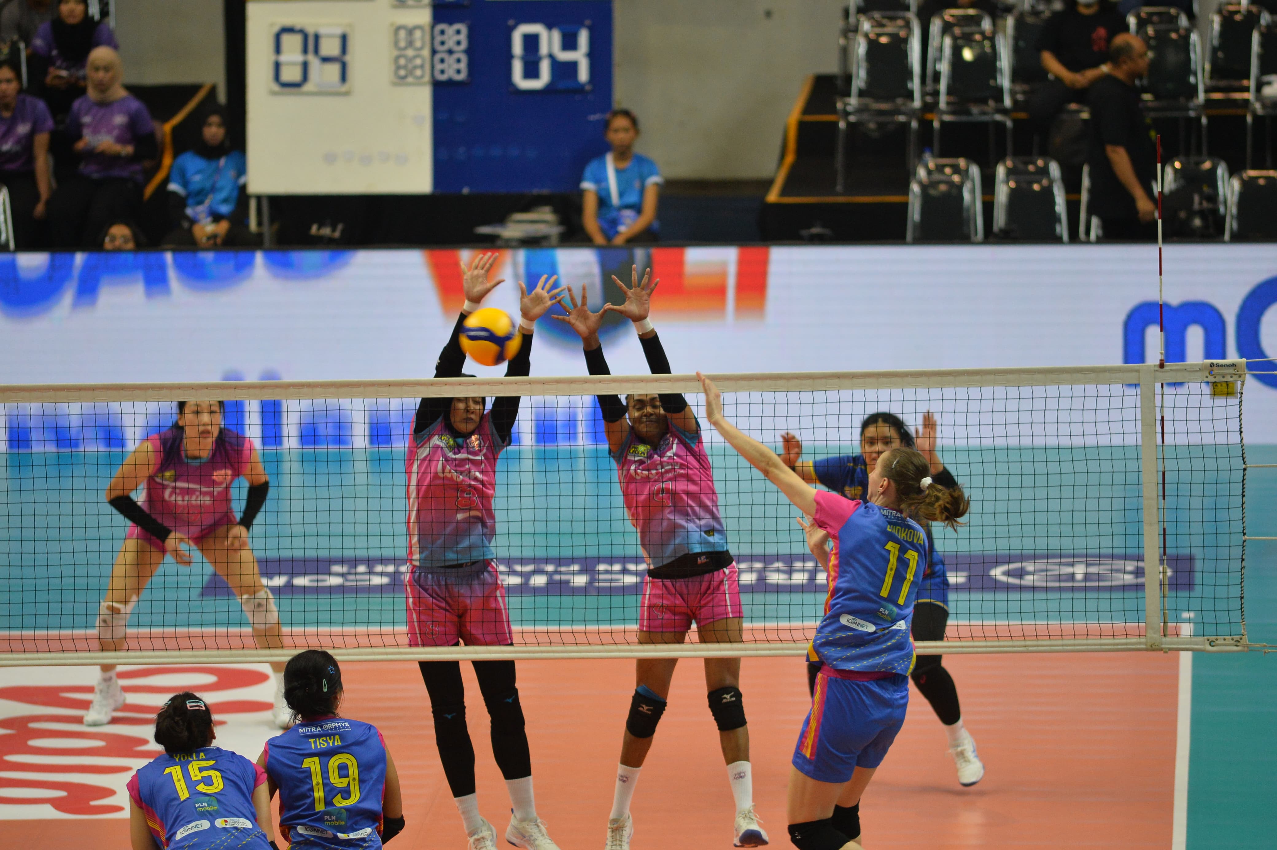 PROLIGA: Jakarta Electric PLN Vs Jakarta Livin Mandiri.