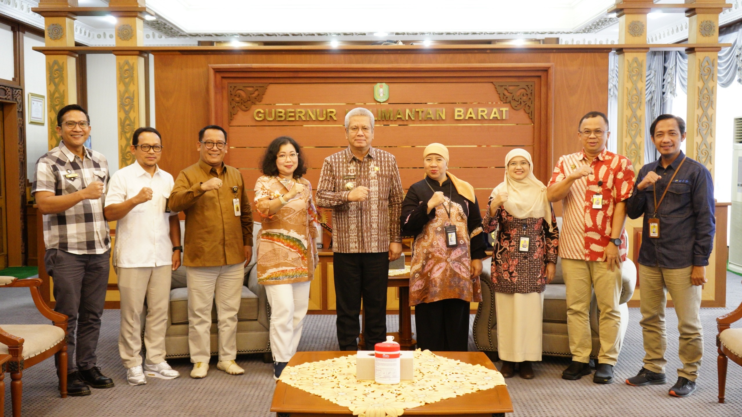 KUNJUNGAN: Kepala DJP Kalbar Inge Diana Rismawanti dan jajarannya berkunjung ke Pj Gubernur Kalbar Harisson, Kamis (13/6).