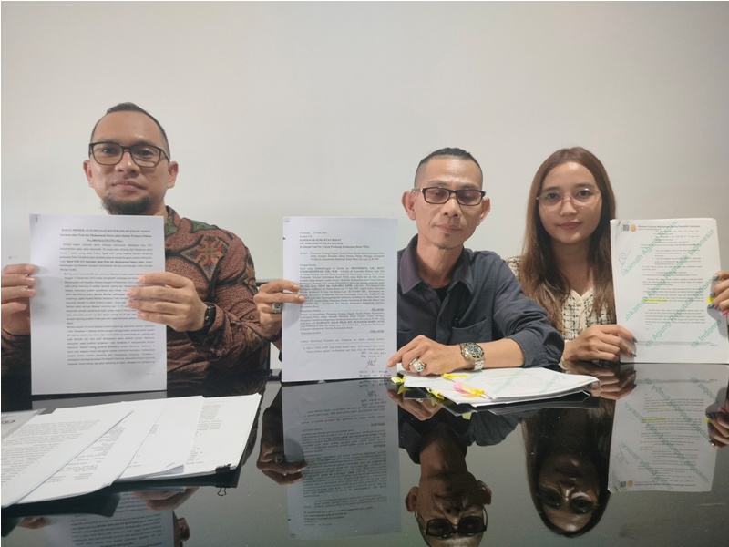 Tim kuasa hukum Pardan dan Heri resmi membuat pengaduan terkait dugaan keterangan palsu ke Polda Kalbar.