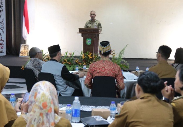 SOSIALISASI: Pj Wali Kota Singkawang saat buka sosialisasi PIN Polio tahap II di Singkawang.