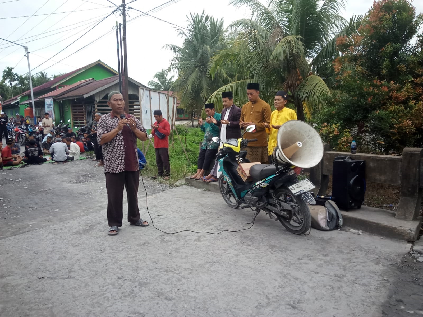 TAHUN BARU ISLAM: Warga Desa Serindang, Kecamatan Tebas melaksanakan berbagai kegiatan Menyambut 1 Muharram 1446.