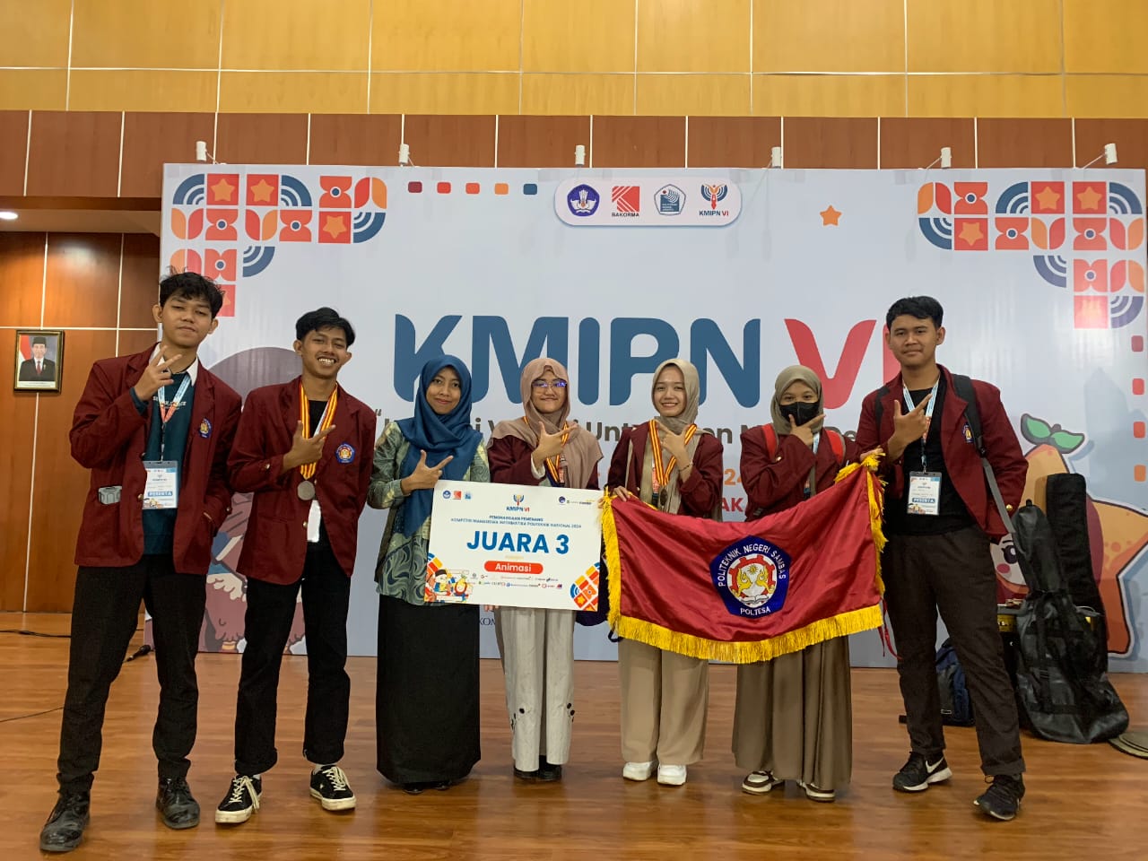 Mahasiswa Prodi TMM Poltesa saat meraih Juara 3 film animasi Kompetisi Mahasiswa Informatika Politeknik Nasional (KMIPN) VI, Kamis 4 Juli 2024.
