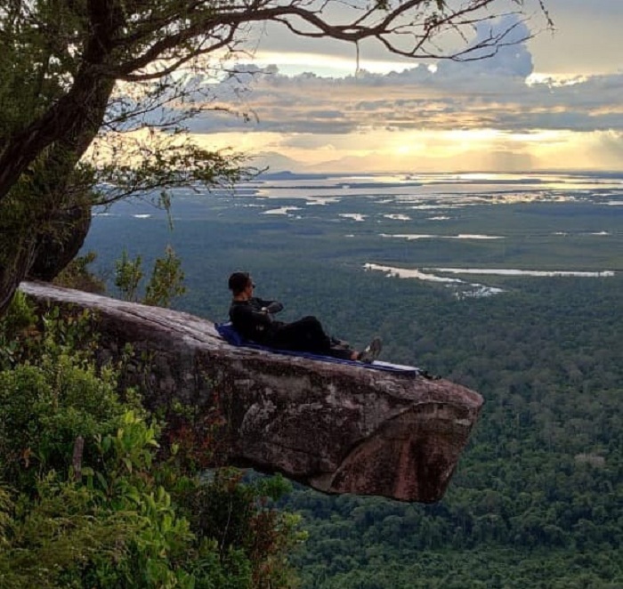 WISATA: Destinasi wisata di Desa Nanga Leboyan Kecamatan Selimbau diantaranya adalah Bukit Semujan.